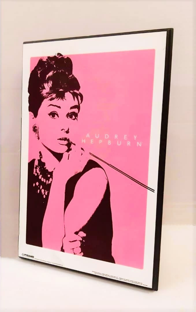 Audrey Hepburn - Cigarello