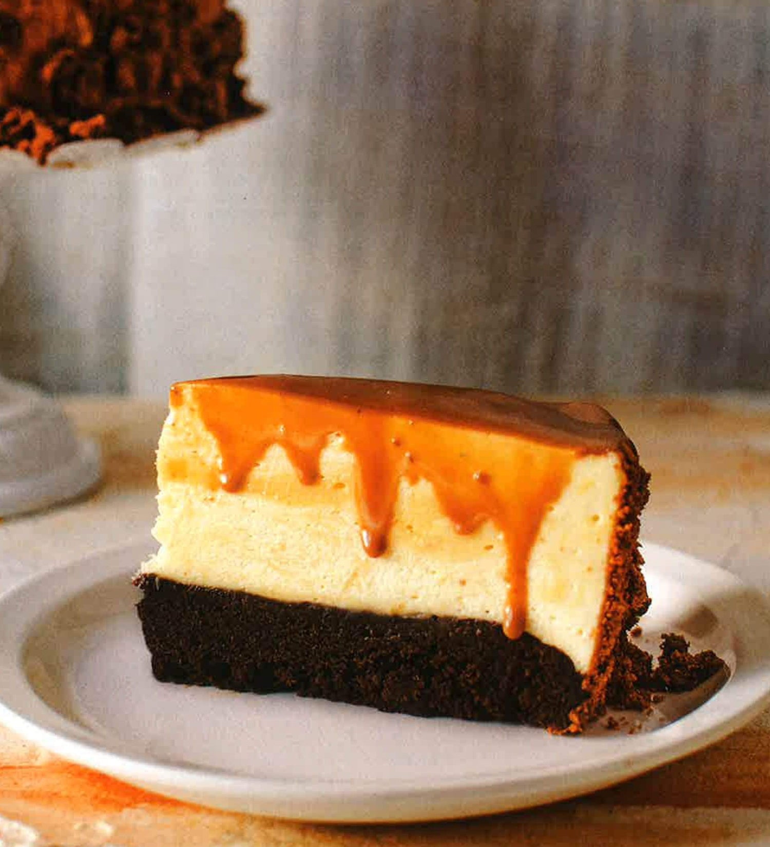 Secret-Layer Cakes : Hidden Fillings And Flavors That Elevate Your Desserts